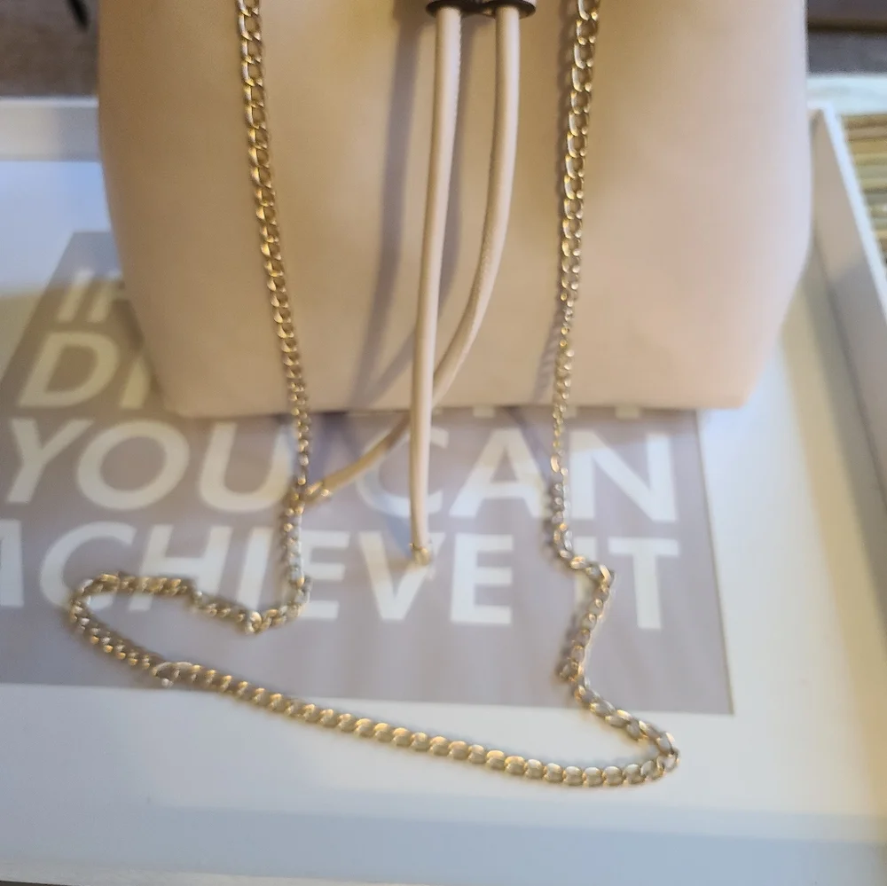 MELIE BIONCO LARGE CROSSBODY W GOLD CHAIN STRAP - Picture 3 of 15
